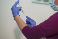 Αναμνηστική δόση κατά του κορονοϊού: Ασφάλεια και ανοσογονικότητα των διαφορετικών συνδυασμών εμβολίων