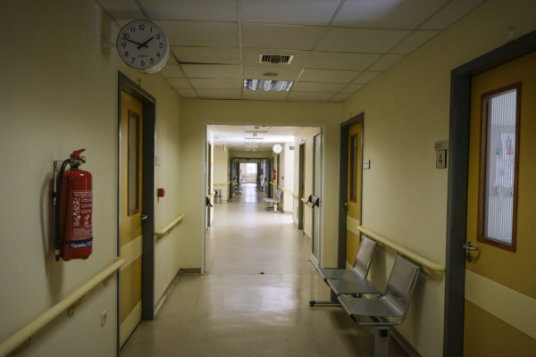 Κορονοϊός: Απόγνωση στην Πνευμονολογική κλινική του νοσοκομείου Νίκαιας