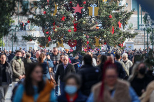 Ενωση Πνευμονολόγων: Προσοχή στα ρεβεγιόν της Πρωτοχρονιάς - Τι πρέπει να κάνουν οι ευάλωτοι