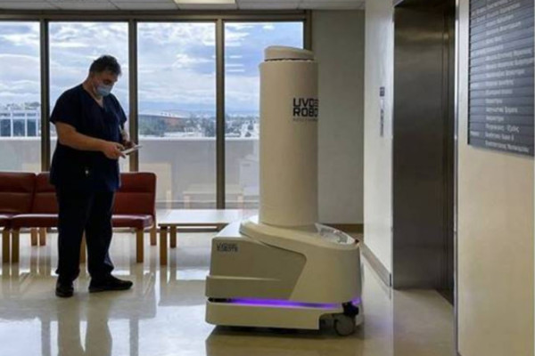 Το πρώτο ρομπότ απολύμανσης έφτασε στην Ελλάδα