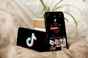 Πρωτοβουλίες του TikTok για την αναβάθμιση των λειτουργιών ψυχικής υγείας και ευεξίας της πλατφόρμας