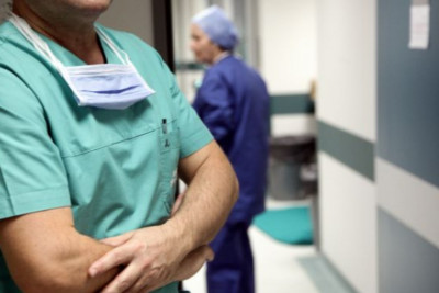 Κορονοϊός: Δραματική αύξηση κρουσμάτων εργαζομένων σε νοσοκομεία