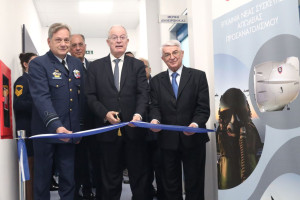 Παρουσία Τασούλα τα εγκαίνια της νέας Συσκευής Απώλειας Προσανατολισμού του Κέντρου Αεροπορικής Ιατρικής