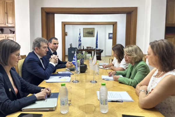 Συνάντηση Χρυσοχοϊδη με την Κύπρια Υπ. υγείας: Στο «τραπέζι» η συνεργασία Ελλάδας-Κύπρου για μεταμοσχεύσεις