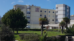 ΠΑΓΝΗ: Ασθενής τραυματίστηκε στο κεφάλι από κομμάτι οροφής που υποχώρησε λόγω διαρροής από καζανάκι