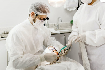 Σύσσωμος ο οδοντιατρικός κόσμος αντιδρά στην υποχρεωτική διενέργεια rapid test των ασθενών