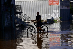 Μέτρα αυτοπροστασίας και υγιεινής για μικρούς και μεγάλους μετά από τις πλημμύρες