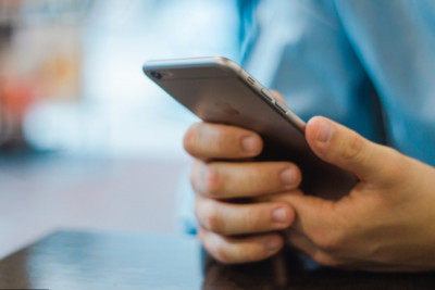 Πολιτική Προστασία: Το SMS κινδύνου για τον κορονοϊό που έφτασε σε όλα τα κινητά