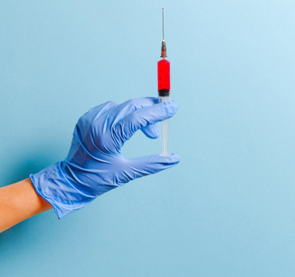 Εμβόλιο: Ιατροφαρμακευτικός κολοσσός σχεδιάζει την εκκίνηση ανθρώπινων δοκιμών το Σεπτέμβρη