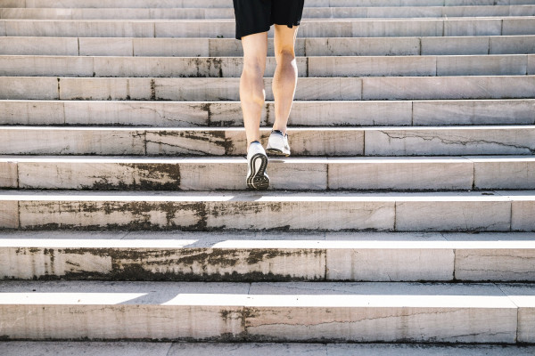 Τα «σνακ άσκησης» μέσα στην ημέρα και γιατί το fitness δεν θέλει απαραίτητα πολύ χρόνο αλλά τρόπο
