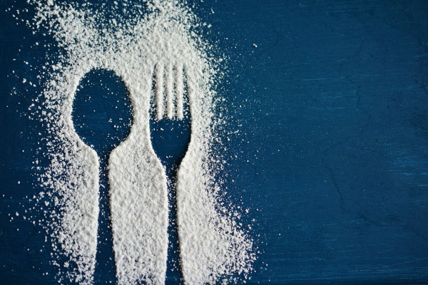 Δεν είναι μόνο τα γλυκά - Η λίστα με τα 10 τρόφιμα που «κρύβουν» ζάχαρη