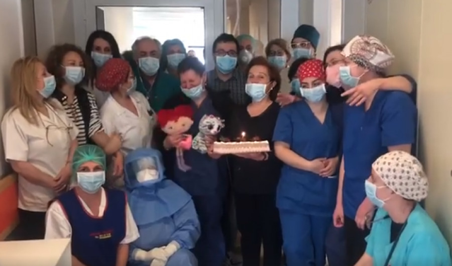 Νοσοκομείο Ξάνθης: Η τούρτα γενεθλίων και οι ευχές εν μέσω κορονοϊού (vid)