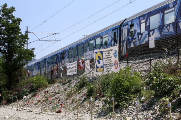 ΕΟΠΥΥ: Απαλλαγή από συμμετοχή σε φάρμακα για τους τραυματίες της τραγωδίας των Τεμπών