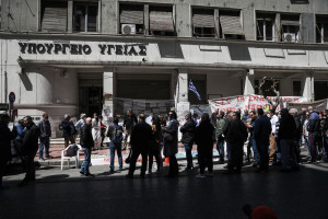 Η ΠΟΕΔΗΝ στηρίζει την κινητοποίηση των τραυματιοφορέων