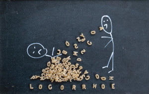 Λογόρροια: Η παθολογία που αποδίδεται στον Ντόναλντ Τραμπ και τι μπορεί να την προκαλεί