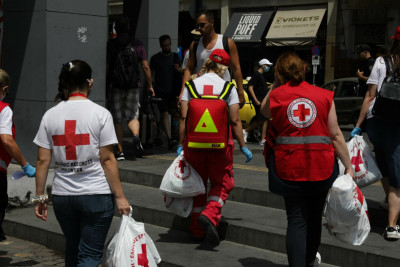 Ο ΕΕΣ οργανώνει έκτακτη δράση ενεργητικής προσέγγισης αστέγων στο κέντρο της Αθήνας λόγω καύσωνα