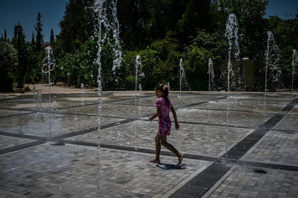 Καύσωνας: Τι πρέπει να προσέξουν οι καρδιοπαθείς και οι ευπαθείς ομάδες