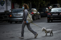 Με 34 θανάτους και πάνω από 2.500 νέα κρούσματα η πρώτη ημέρα του lockdown