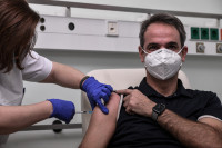 Εμβολιάστηκε ο Πρωθυπουργός: «Σπουδαία ημέρα για την επιστήμη»