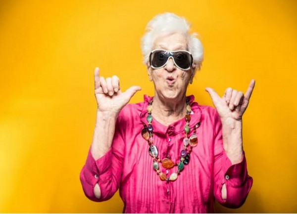 Μια από τις γηραιότερες γυναίκες του κόσμου μοιράζεται τα «παράδοξα» μυστικά της μακροζωίας της