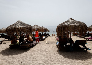 Η ΕΣΑμεΑ ζητεί δωρεάν είσοδο στην πλαζ Βουλιαγμένης για τα άτομα με αναπηρία