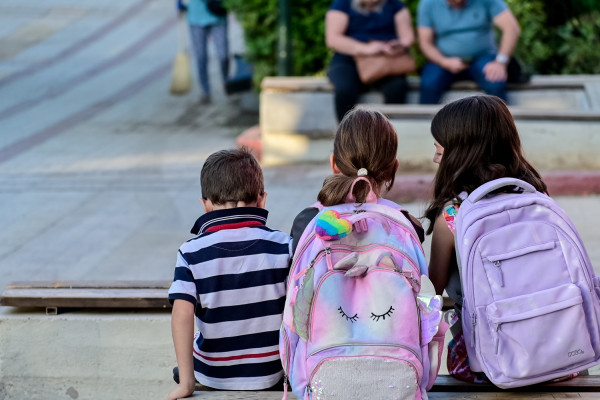 Τα SOS για την επιστροφή στο σχολείο: Οδηγίες για την προστασία της υγείας και της ηρεμίας του παιδιού