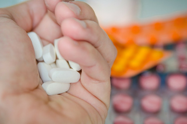 Ελπιδοφόρα η χρήση ρεμδεσιβίρης μαζί με μπαρισιτινίμπη για νοσηλευόμενους ασθενείς COVID