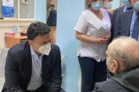 Ο Κικίλιας επισκέφθηκε νοσοκομεία και εμβολιαστικά κέντρα της Θεσσαλονίκης