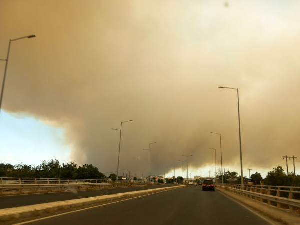 Σε γενική επιφυλακή το νοσοκομείο της Αλεξανδρούπολης - Επτά οι τραυματίες από τη μεγάλη φωτιά