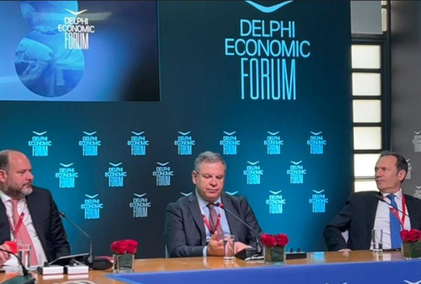 Delphi Economic Forum: Η ελληνική φαρμακοβιομηχανία ως πυλώνας ανάπτυξης, σταθερότητας και επάρκειας φαρμάκων