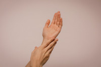 Οι πιο σύγχρονες θεραπείες για τις παθήσεις των χεριών