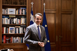 Επίσκεψη Μητσοτάκη το πρωί του Σαββάτου στην ELPEN