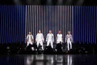 Οι Backstreet Boys τραγουδούν από τα σπίτια τους για όσους μάχονται τον κορονοϊό