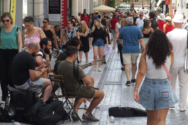 Κορονοϊός Ελλάδα: 28 νέοι θάνατοι και 18.297 νέα κρούσματα