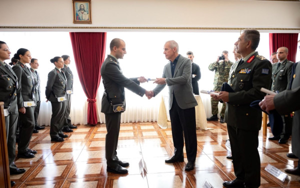Παρουσία Δαβάκη η τελετή αποφοίτησης Ανθυπολοχαγών της Σχολής Εφαρμογής Υγειονομικού
