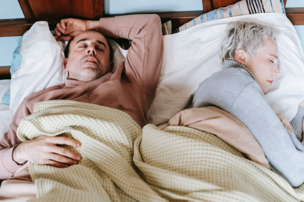 Εφτά ώρες ύπνου είναι ιδανικές για μεσήλικες και ηλικιωμένους