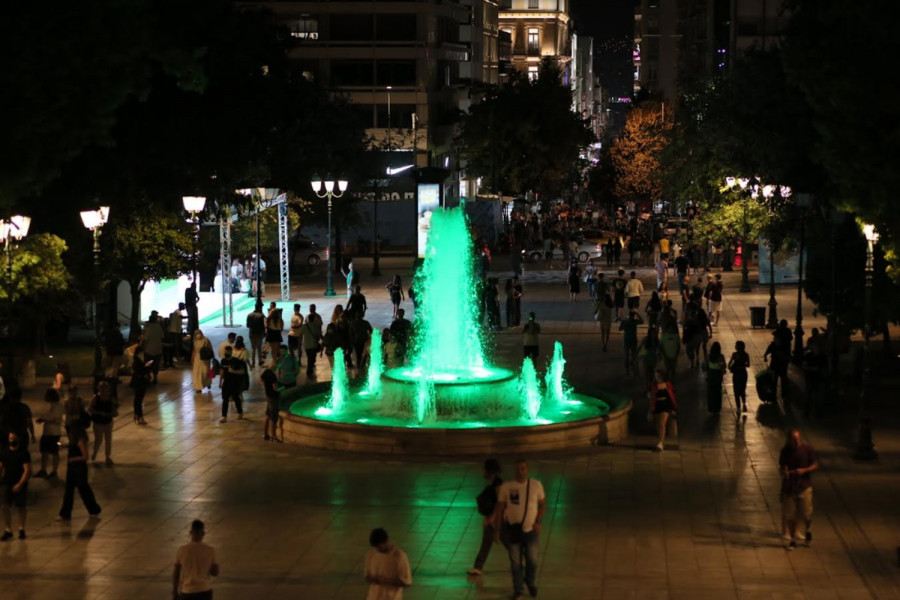 Πλατεία Συντάγματος & Ομόνοια «ντύθηκαν» στα πράσινα για την Παγκόσμια Ημέρα Ευαισθητοποίησης για το Λέμφωμα