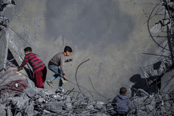 Γάζα: Οι ΗΠΑ ξεκίνησαν τις ρίψεις ανθρωπιστικής βοήθειας για τους δοκιμαζόμενους Παλαιστίνιους
