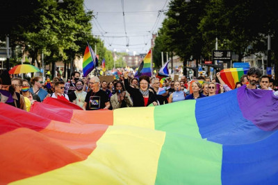 Οι γάμοι και τα σύμφωνα μεταξύ ατόμων του ιδίου φύλου να αναγνωρίζονται σε όλη την ΕΕ