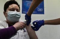 Έρευνα: Οι Έλληνες άλλαξαν τη στάση τους προς το εμβόλιο κορονοϊού