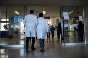Εργαζόμενοι στο Θριάσιο: «Η αναγνώριση δεν είναι χειροκροτήματα αλλά αυξήσεις και μόνιμες προσλήψεις»