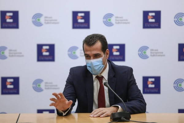 Πλεύρης: «Έντονος προβληματισμός» για τη συνύπαρξη γρίπης και κορονοϊού