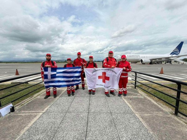 Ζεστό χειροκρότημα για το συγκινητικό μήνυμα του πιλότου που μετέφερε την αποστολή του ΕΕΣ στη Βενεζουέλα