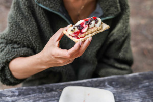 Τι είναι τα Crispbreads και γιατί πρέπει να βρίσκονται στο πιάτο μας - Εννέα απολαυστικές παρασκευές