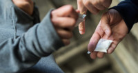 Το ναρκωτικό των «πλουσίων» που επεκτείνεται ραγδαία στην Ευρώπη- «Ανάρπαστο» στους χρήστες της Γαλλίας