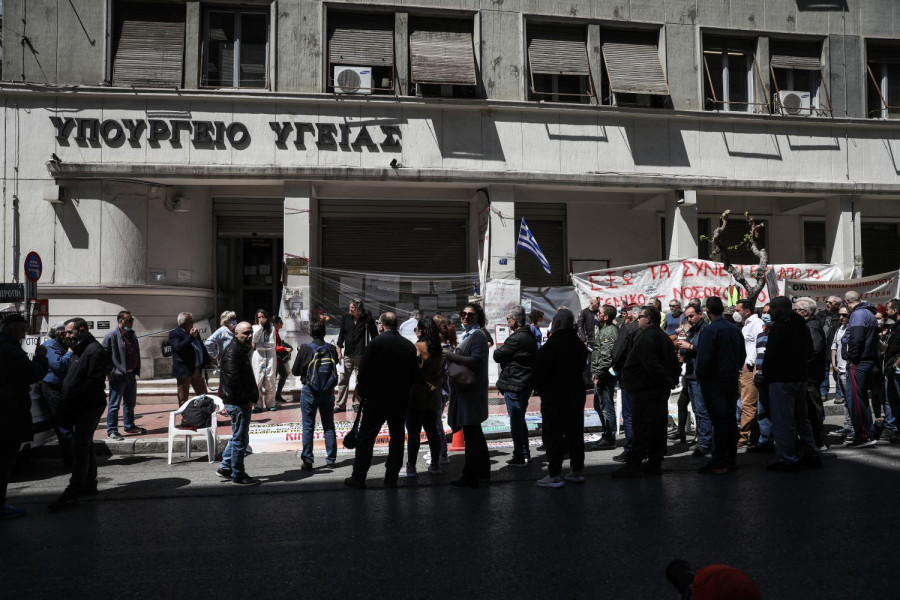 Στιγμιότυπο από παλαιότερη διαμαρτυρία των τραυματιοφορέων/EUROKINISSI