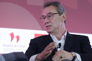 Μπουρλά: «Παραγωγικές συνομιλίες με την κυβέρνηση Τραμπ για τα φάρμακα και τους δασμούς»