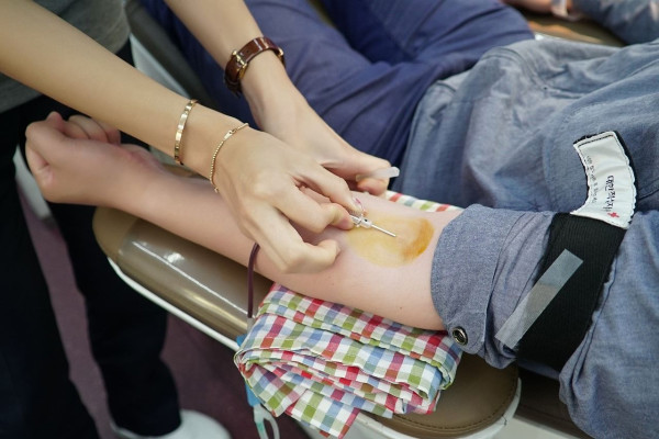 Εξέταση αίματος εντόπισε καρκίνο του παχέος εντέρου στο 83% ασυμπτωματικών ασθενών