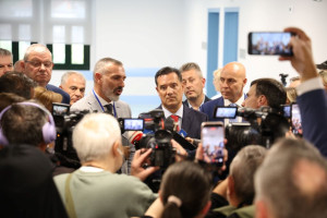 Σε Μέτσοβο και Ιωάννινα ο Γεωργιάδης - Προανήγγειλε προσλήψεις και δωρεάν προληπτικές εξετάσεις στα ΚΑΠΗ