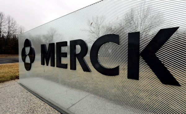 Η φαρμακοβιομηχανία Merck ανακοίνωσε μειώσεις σε σκευάσματά της που κυκλοφορούν στις ΗΠΑ